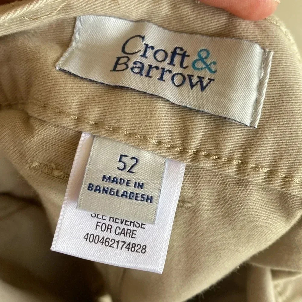 Croft & Borrow Light Tan Elasticized Sides Plus Size Cargo Shorts - Picture 11 of 13